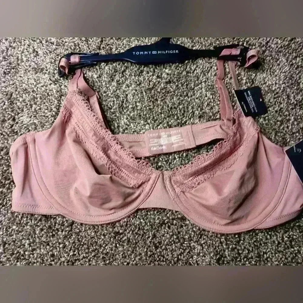 NWT TOMMY HILFIGER Lace Butterly Pink bra (#256)